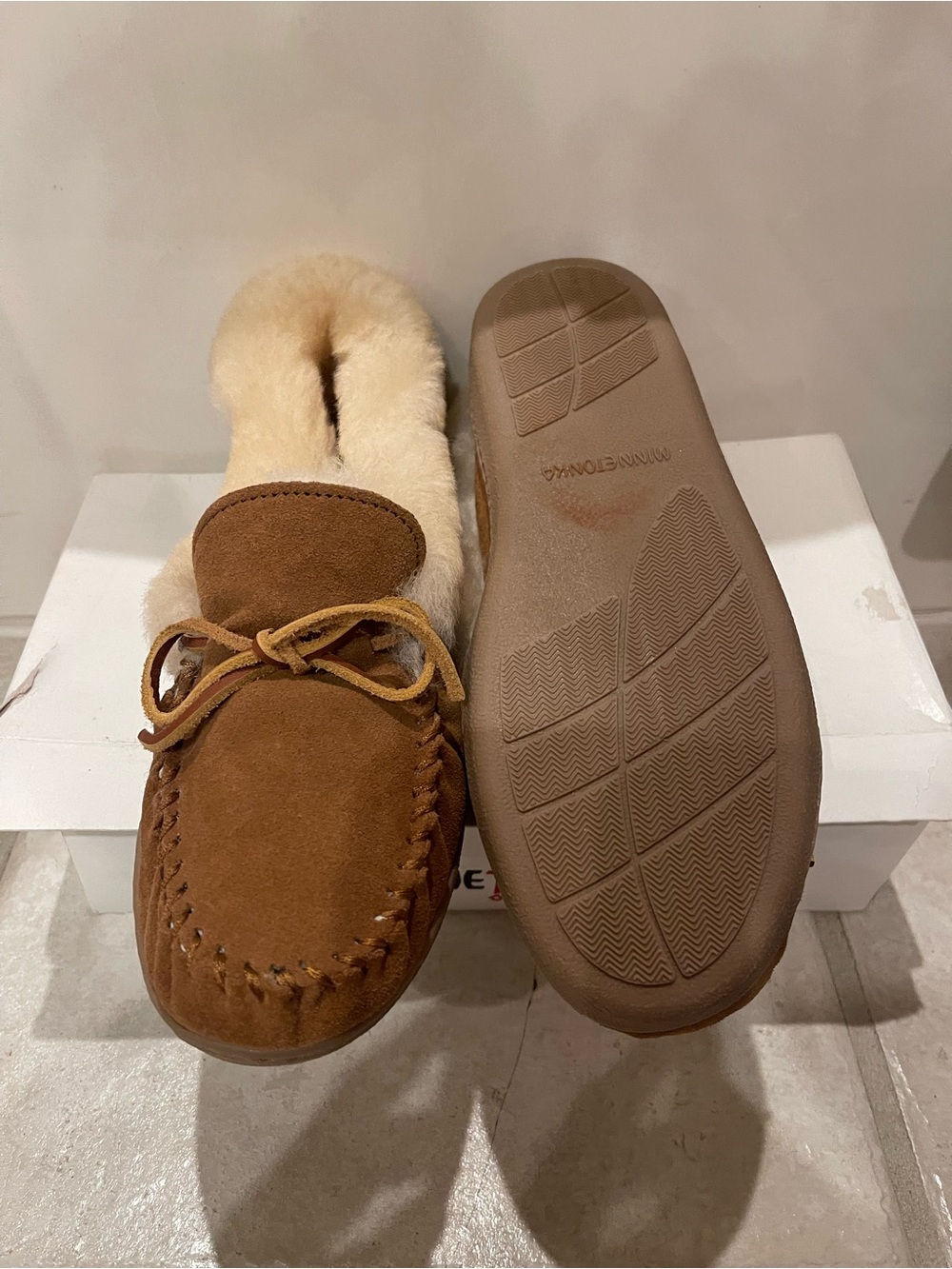 Minnetonka Chestnut Suede Shearling-Lined Moccasin